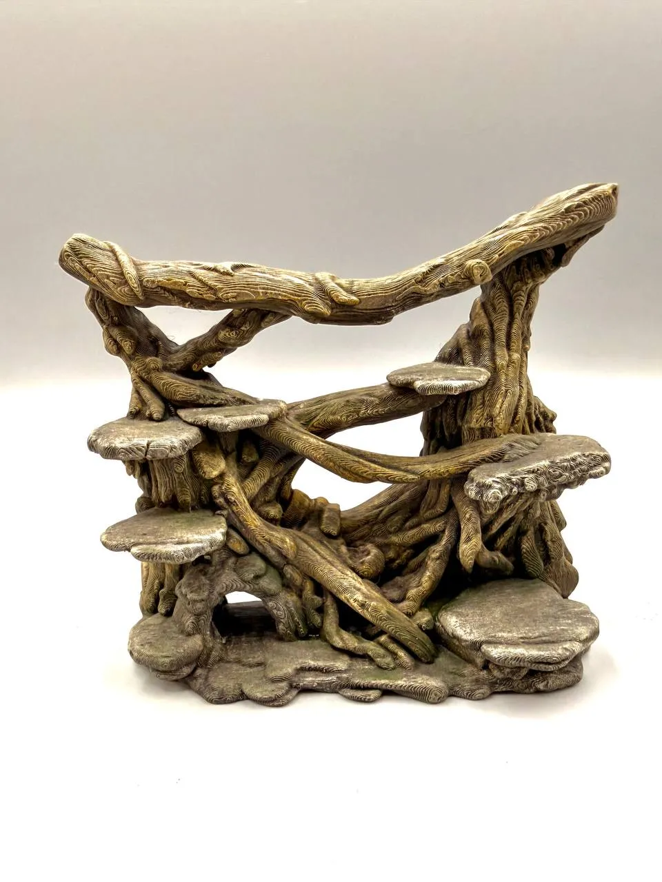 Korzenna ścianka do terrarium z platformami na kilku poziomach